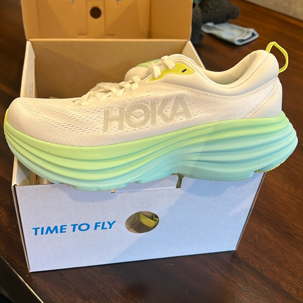 Hoka W Bondi 8 6.5 B never worn